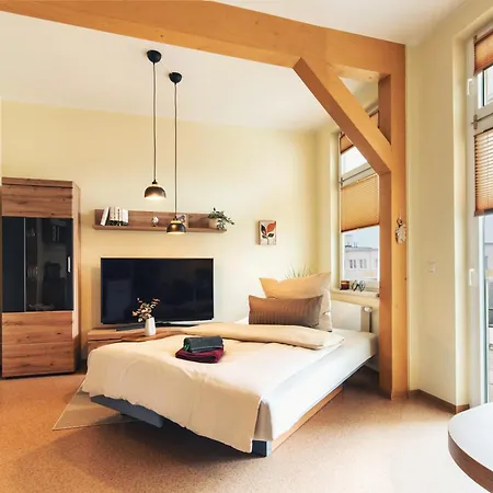 - Zentral - Modern - Balkon - Kueche *